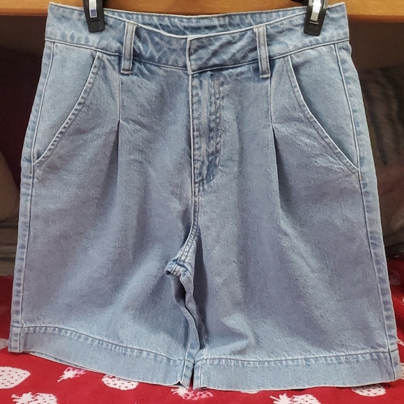 Blue High-Waisted Jean Shorts with Pleated Design - Picture 1 of 8